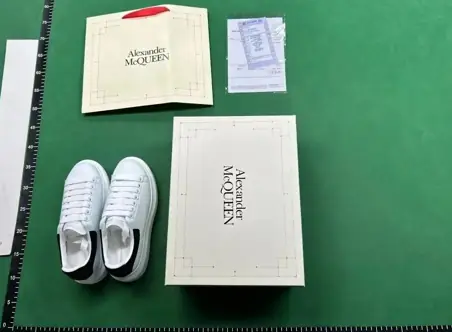 Alexander McQueen Oversized Sneakers · 26 variantes