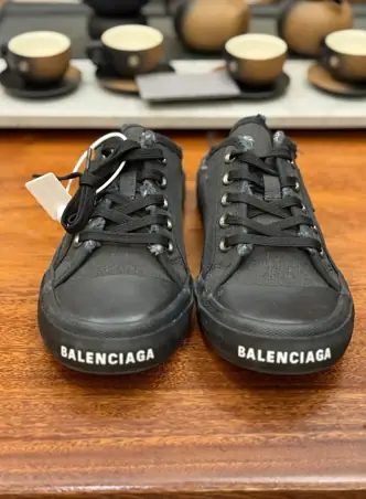Balenciaga Chunky Sneakers · 23 variantes