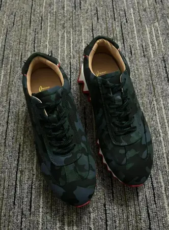 Christian Louboutin Rivet shoes/Sneakers · 40 variantes