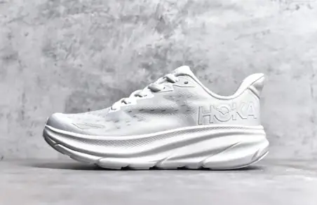 HOKA Sneakers · 22 variantes