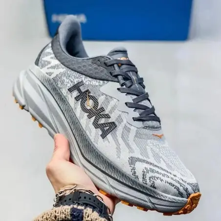 HOKA Speedgoat 5 Trail Running Shoes · 9 variantes