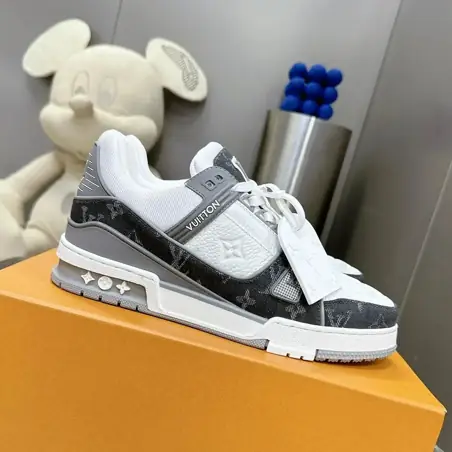 Louis Vuitton Chunky Sneakers · 35 variantes